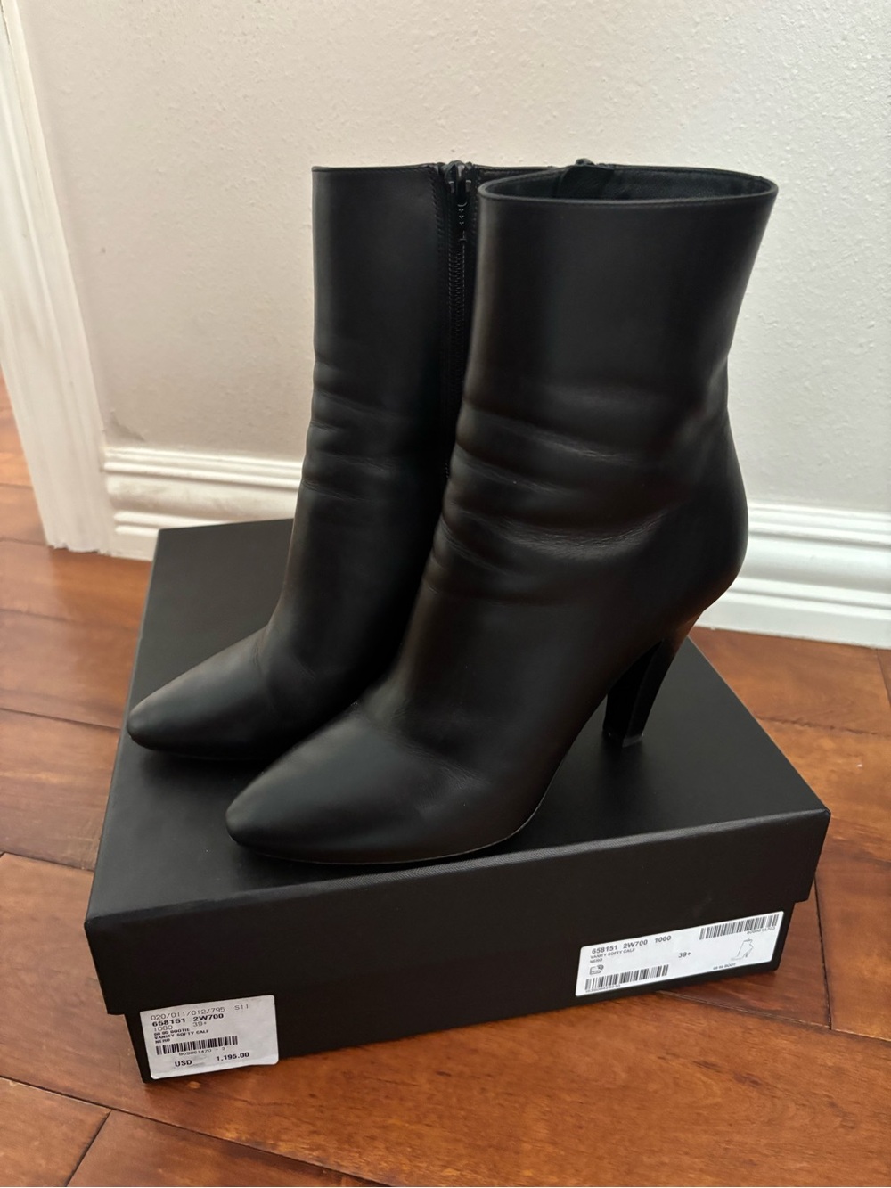 Saint Laurent Vanity Softy Calf Leather Ankle Boots – Black – EU 39.5 / US 9.5